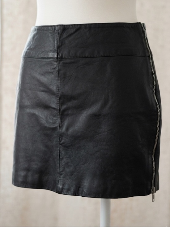 Wilsons Leather Dresses & Skirts - Vintage Wilsons Leather Black Leather Mini Skirt with Side Zip 12